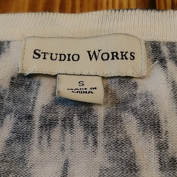 Studio Works Cardigan - Picture 2 of 4